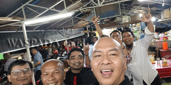 Sambangi-Warkop-Jurnalis,-Nikson-Nababan-Diskusi-Bersama-Awak-Media