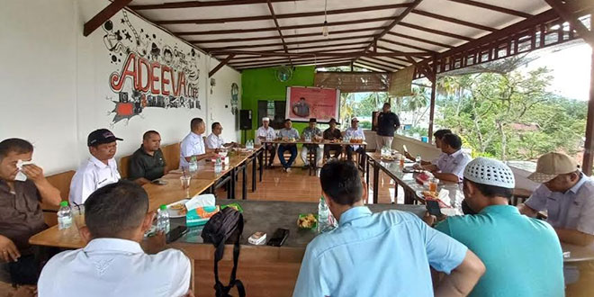 Ivan Iskandar Batubara ketika menghadiri FGD dengan SMSI Madina di Bukit Adeeva Cafe Jalan williem Iskandar simpang Aek Galoga Pidoli Dolok, Selasa (21/5). (HO/WOL Photo)