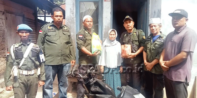 Baksos-Persatuan-Putra-Putri-Angkatan-Darat-dipimpin-Ketua-DPC-P3AD-Tapsel-Kota-Padangsidimpuan-Syawaluddin-Harahap-didampingi-oleh-Sekretaris-Roni-P-Siregar-2