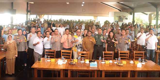 Bupati-Sergai-Darma-Wijaya-saat-ngopi-bareng-dengan-forum-TJSLP-bahas-program-CSR.gif-2