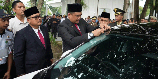 Launching-sekaligus-penempelan-stiker-parkir-berlangganan-Kota-Medan