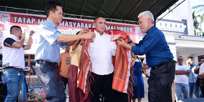 Warga-Batak-di-HKBP-Balimbingan-Tanah-Jawa-Antusias-Sambut-Kedatangan-Edy-Rahmayadi.gif-2