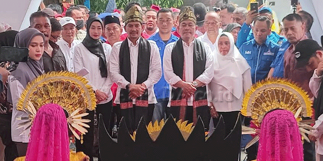 3-Paslon-Wali-Kota-Wakil-Wali-Kota-di-Pilkada-Tebingtinggi-Mendaftar-ke-KPU.gif-3