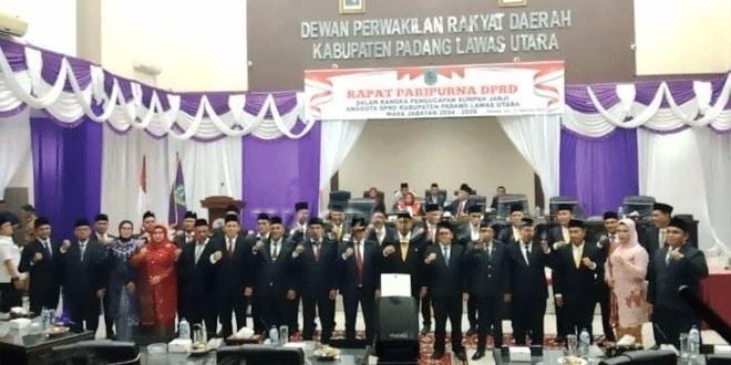 Detik-detik-pelantikan-dan-pengambilan-sumpah-janji-anggota-DPRD-Paluta-2