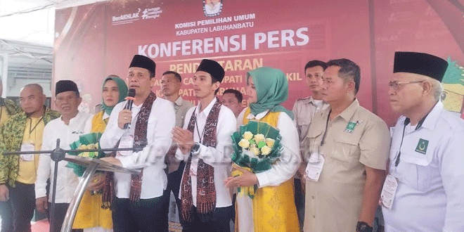 Empat-Partai-Pengusung-Antarkan-Pasangan-FAZA-ke-KPU-Labuhanbatu.gif-2