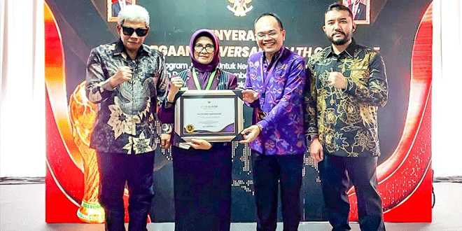 Peserta-JKN-Capai-98,5-Persen,-Pemko-Siantar-Terima-UHC-Award.gif-2