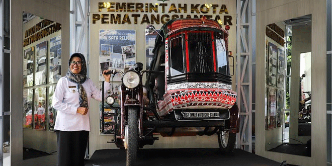 Display-Becak-Pematangsiantar-Hadir-di-Bandara-Kualanamu,-Ayo-ke-Sian-ar.gif-8