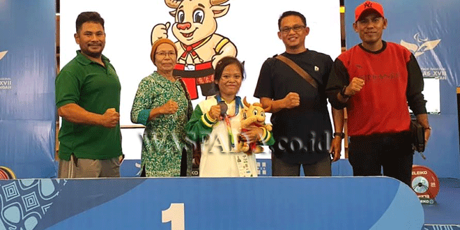 Nurul-Amalia-peraih-medali-perak-di-angkat-berat-kelas-50-kg-2