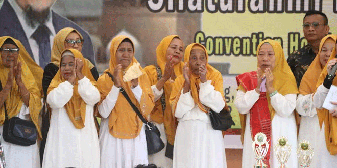 Warga-Simalungun-Terima-Hadiah-Umrah-di-Milad-Forsila-2