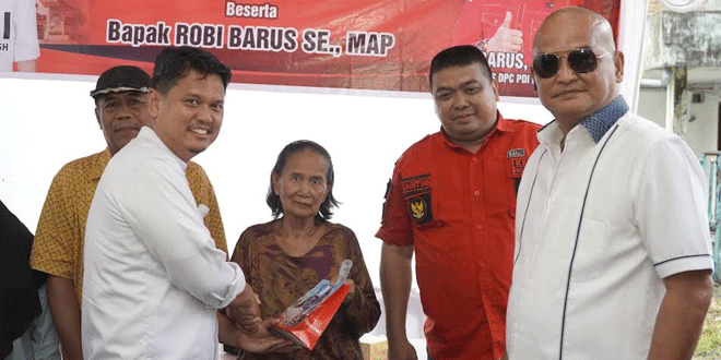 Hadiri-Acara-Berobat-Gratis-dan-Penyerahan-Kaca-Mata-Baca,-Prof-Ridha-2