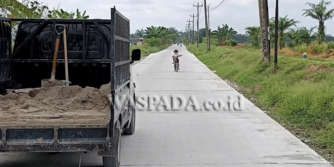 Jalan-Pasar-Rodi-kini-mulus-setelah-dicor-beton-2