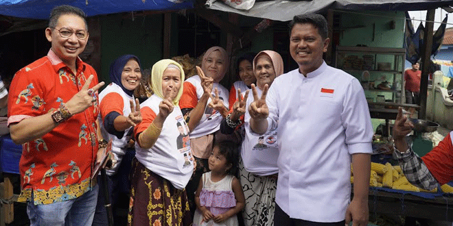 Kunjungi-Pasar-Bersama-Mandala,-Prof-Ridha-Pedagang-Pasar-Pahlawan-Bagi-Daerah--2