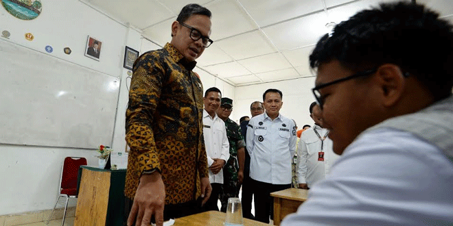 Wamendagri-Launching-Gerakan-Makan-Sehat-Bergizi-di-Provinsi-Sumut - Copy